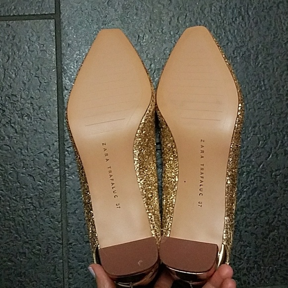 Last chance! Nwt! Zara Gold Court Shoes - Picture 4 of 6